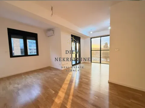 Rent, one bedroom apartment, 49m², Stari Aerodrom, Podgorica - image 6