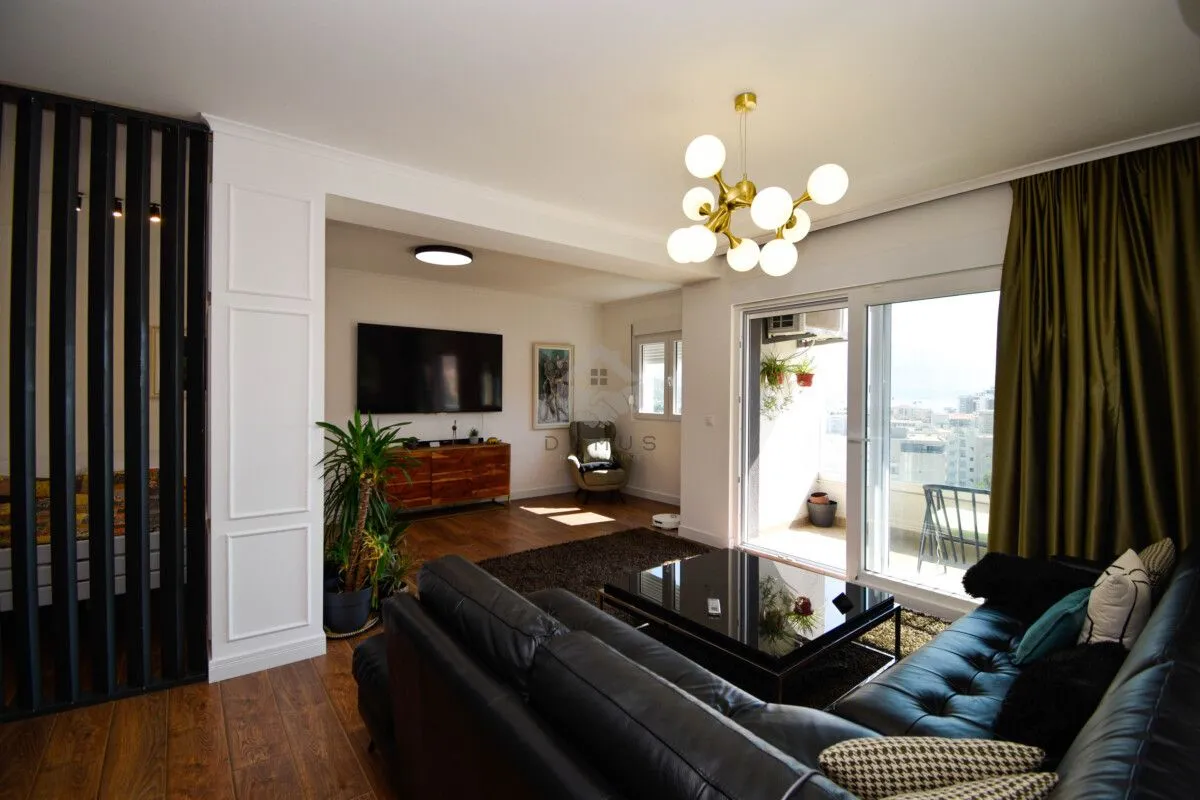 Izdavanje, trosoban stan, 140m², Budva, Crna Gora