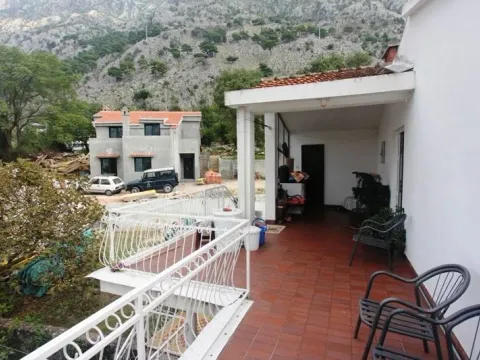 Prodaja, stan, 95m², Dobrota, Kotor - image 4