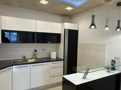 Rent, two bedroom apartment, 76m², City Kvart, Podgorica - image 4