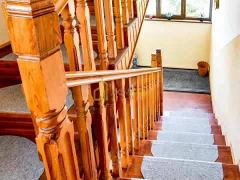 Sale, house, 370m², Tološi, Podgorica - image 16