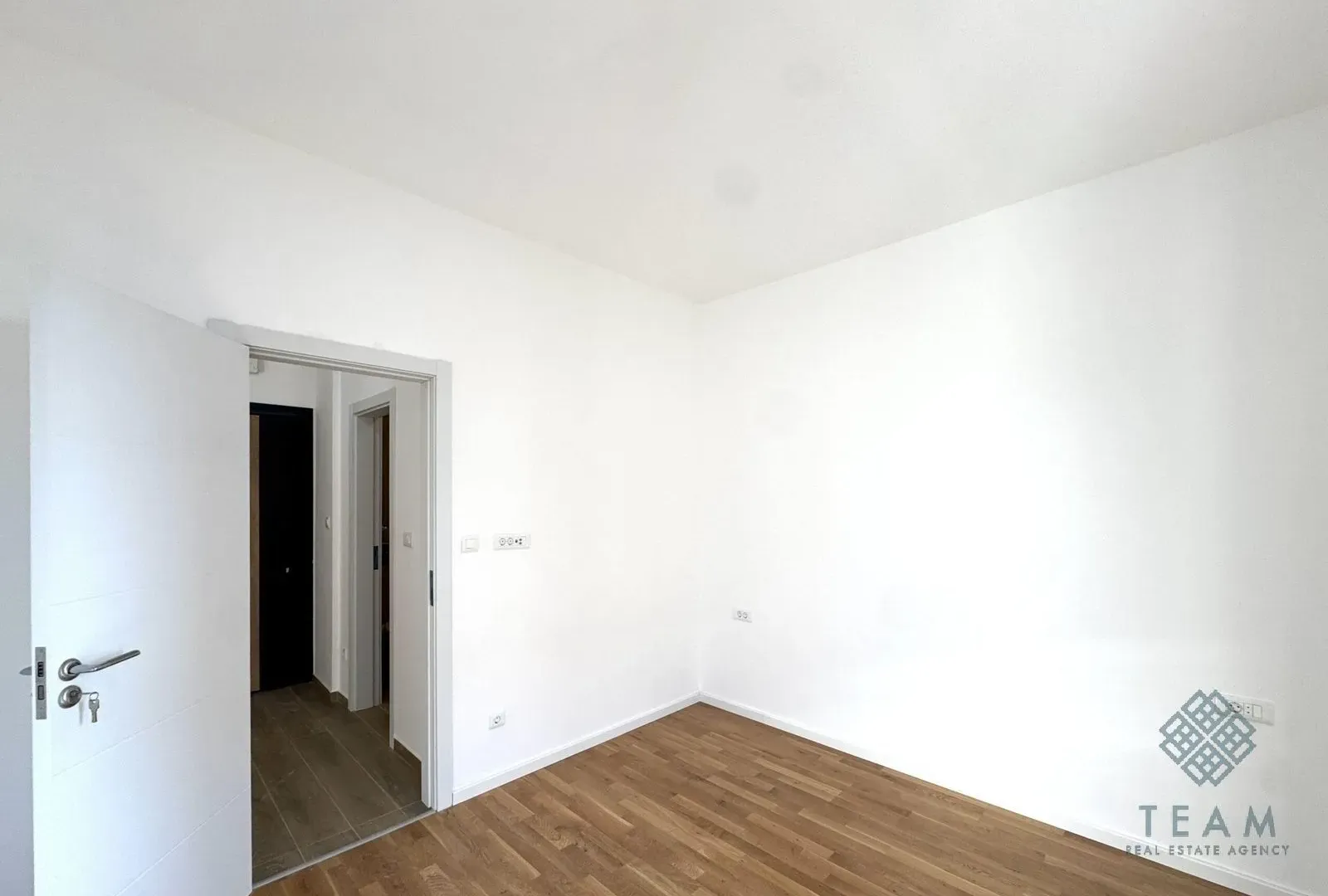 Prodaja, jednosoban stan, 37m², Tološi, Podgorica