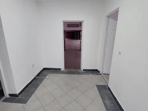 Izdavanje, poslovni prostor, 760m², Palilula, Niš - image 4