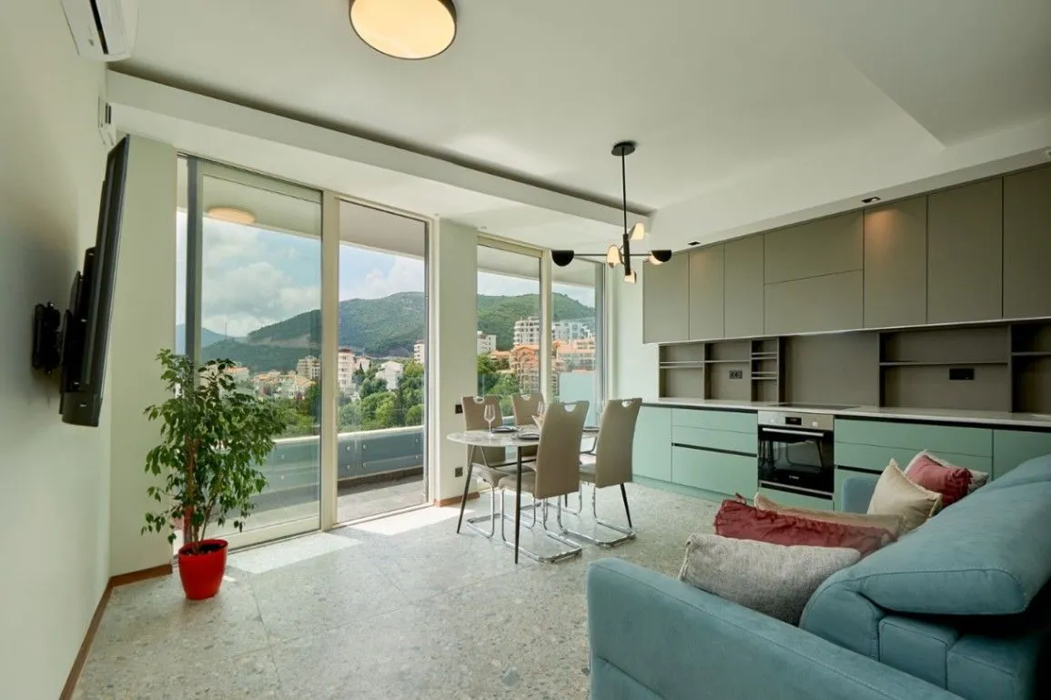 Prodaja, dvosoban stan, 115m², Bečići, Budva