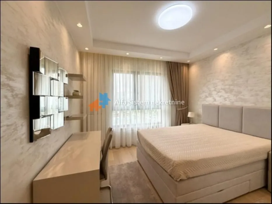 Rent, four bedroom apartment, 122m², Savski Venac, Beograd