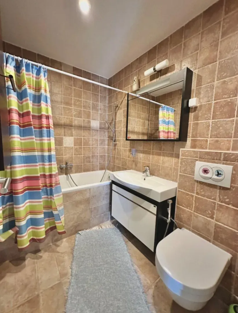 Prodaja, dvosoban stan, 102m², Dobrota, Kotor