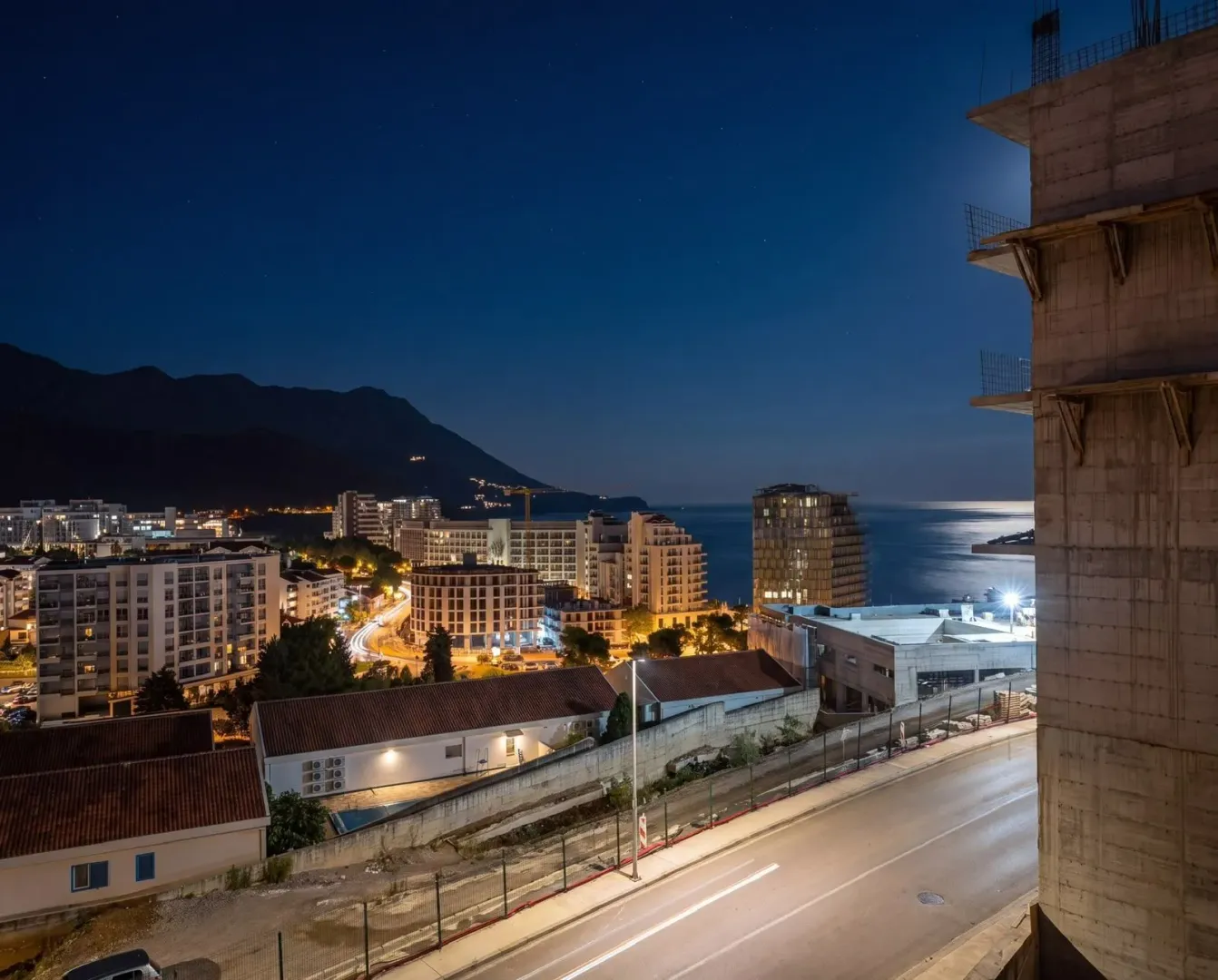 Rent, studio apartment, 42m², Bečići, Budva