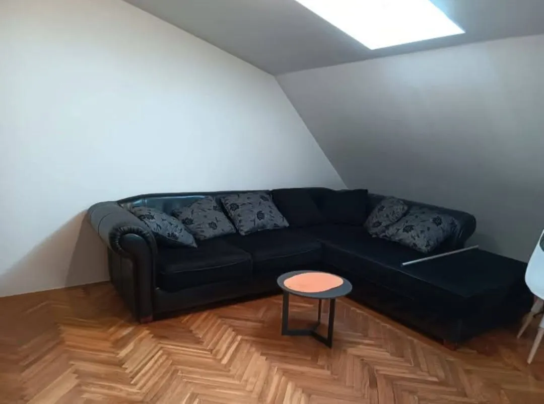 Izdavanje, garsonjera, 25m², Stara Varoš, Podgorica