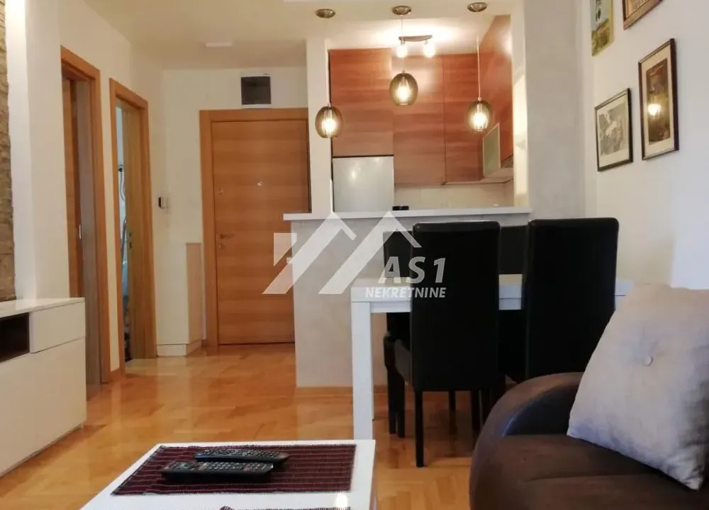 Izdavanje, jednosoban stan, 44m², Rotkvarija, Novi Sad Sve Podlokacije