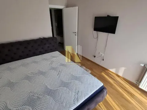 Izdavanje, trosoban stan, 70m², Novi Sad, Srbija - image 7