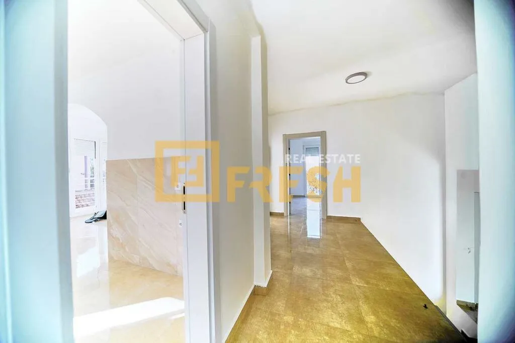 Rent, house, 400m², Stari Aerodrom, Podgorica