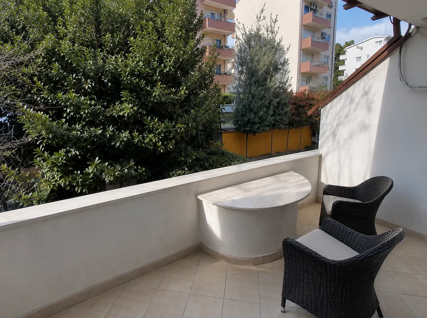 Izdavanje, kuća, 200m², Gorica C, Podgorica