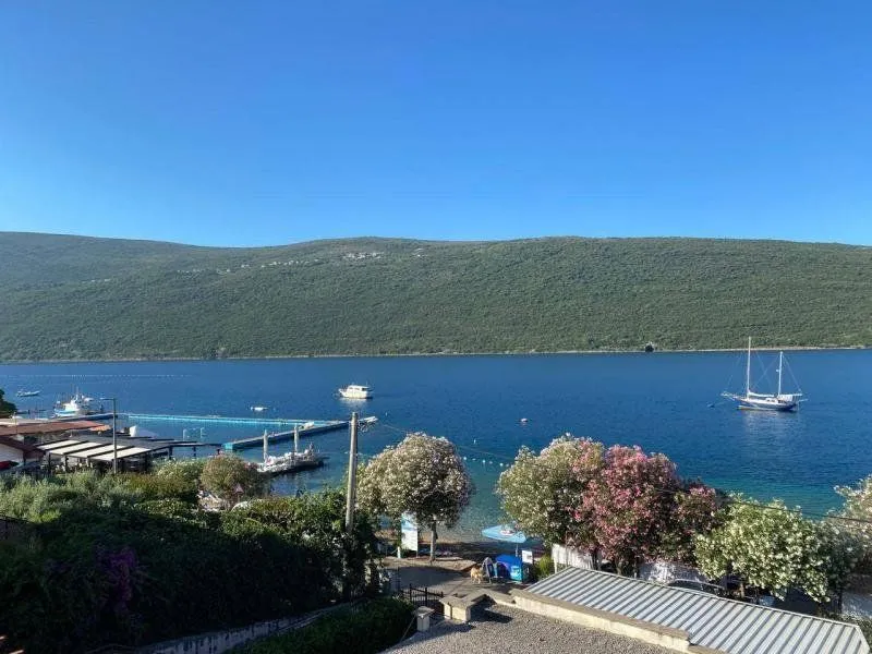 Sale, two bedroom apartment, 80m², Kumbor, Herceg Novi