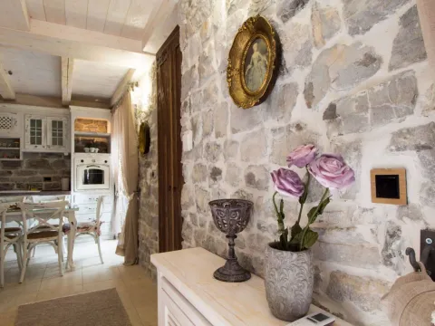 Sale, house, 120m², Tivat, Crna Gora - image 10