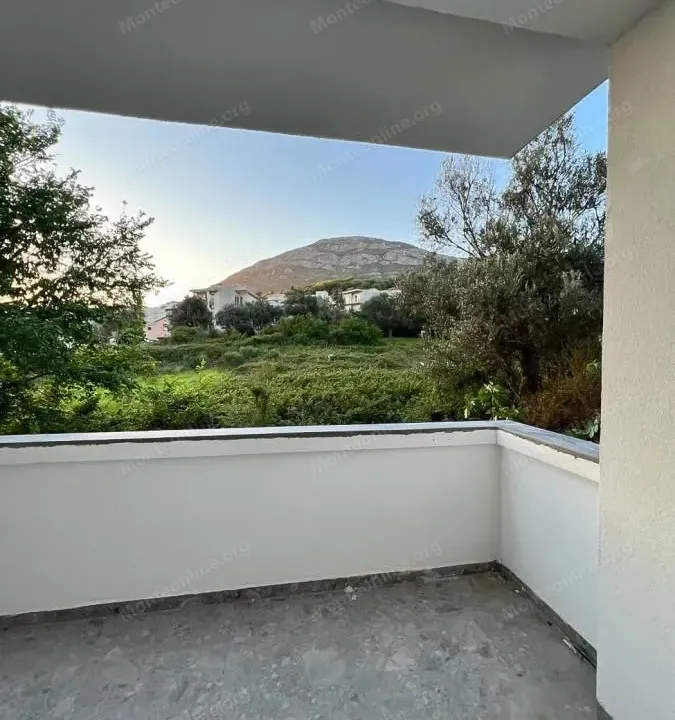 Prodaja, dvosoban stan, 177m², Šušanj, Bar