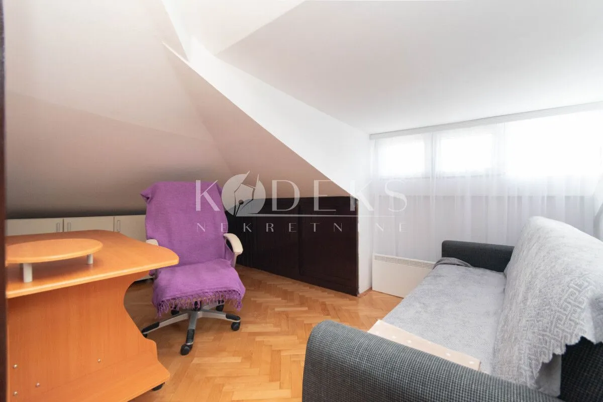 Izdavanje, trosoban stan, 56m², Centar, Podgorica
