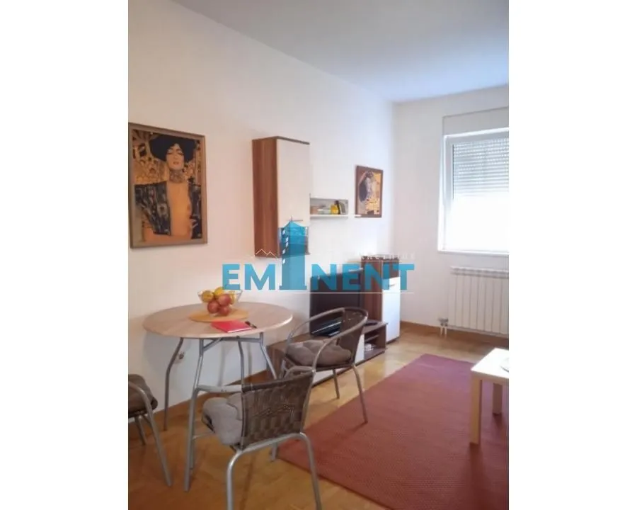 Izdavanje, dvosoban stan, 48m², Uciteljsko Naselje, Zvezdara Sve Podlokacije