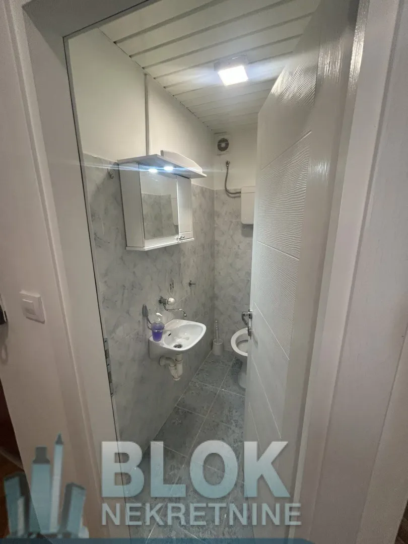 Izdavanje, dvosoban stan, 70m², Gintaš, Podgorica