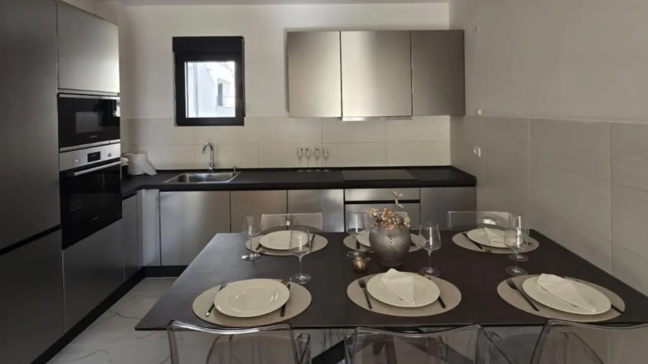 Rent, two bedroom apartment, 61m², Pod Kuk, Tivat