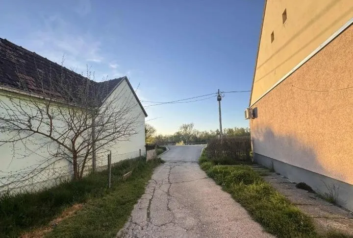 Prodaja, dvosoban stan, 40m², Adaševci, Šid