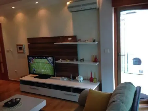 Izdavanje, dvosoban stan, 79m², Preko Morače, Podgorica - image 3