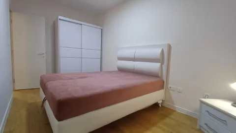 Izdavanje, jednosoban stan, 40m², Central Point, Podgorica - image 4