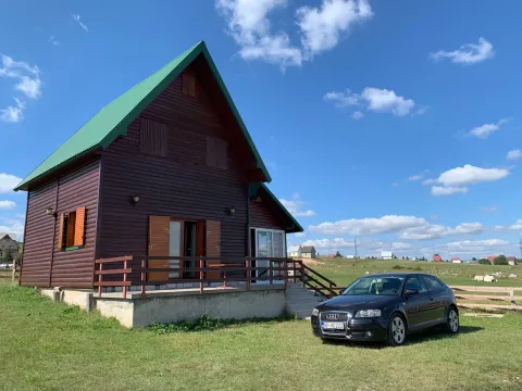 Izdavanje, kuća, 75m², Centar, Žabljak - image 1