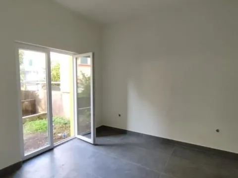 Sale, two bedroom apartment, 74m², Đenovići, Herceg Novi - image 4