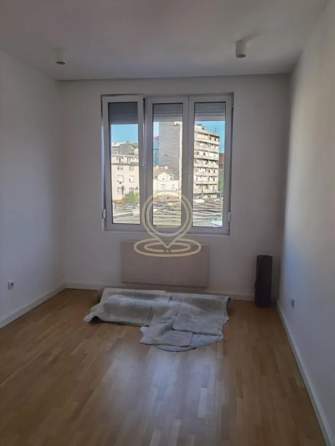 Izdavanje, trosoban stan, 60m², Skadarlija, Beograd