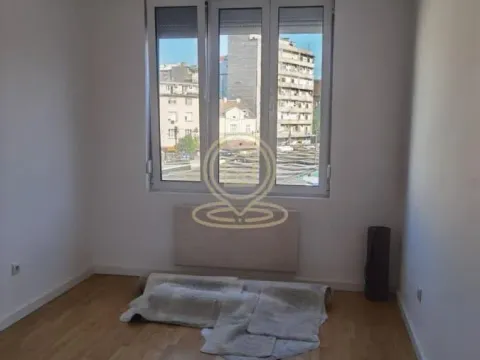 Izdavanje, trosoban stan, 60m², Skadarlija, Beograd - image 11