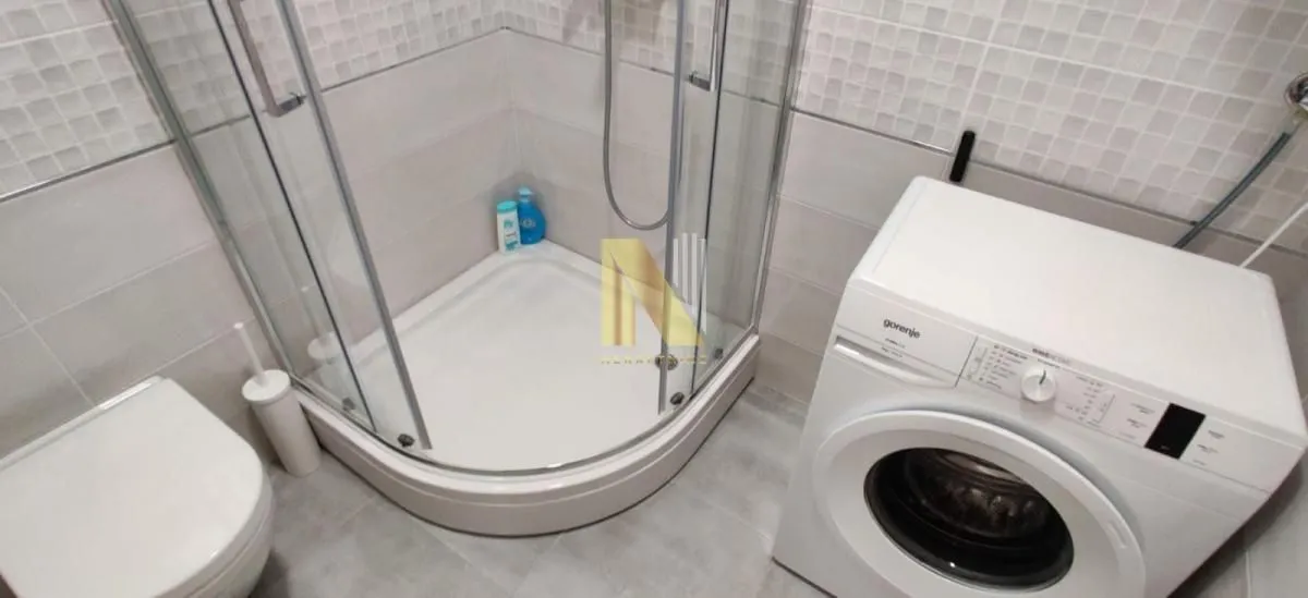 Izdavanje, jednosoban stan, 37m², Adamovićevo Naselje, Novi Sad Sve Podlokacije