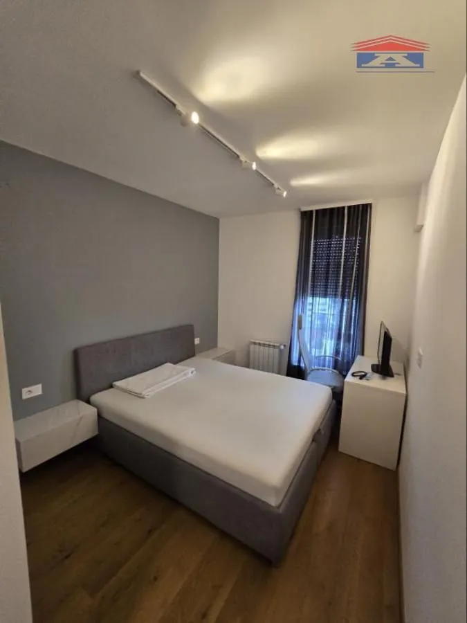 Izdavanje, jednosoban stan, 43m², Bulevar Evrope, Novi Sad Sve Podlokacije