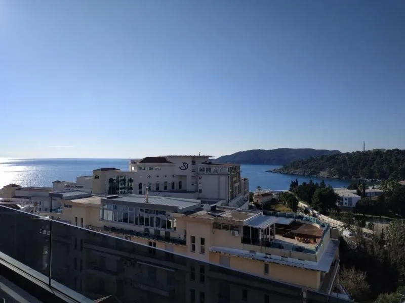 Prodaja, dvosoban stan, 135m², Bečići, Budva