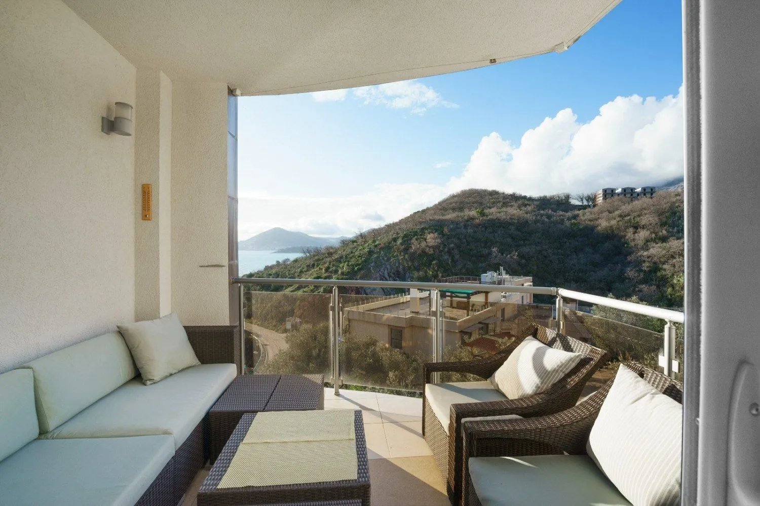 Prodaja, jednosoban stan, 68m², Pržno, Budva