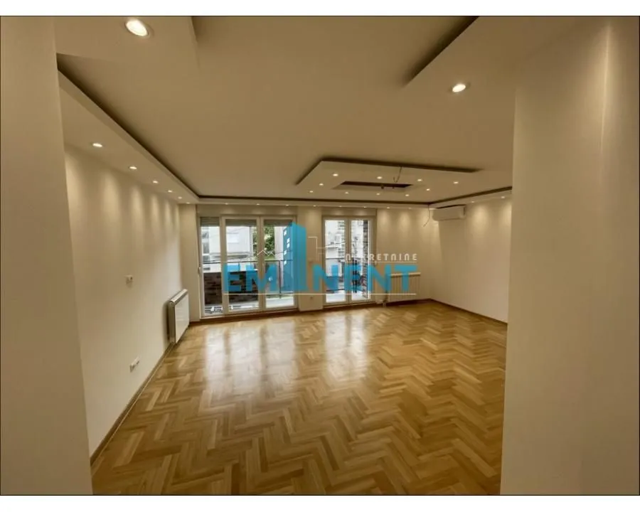 Izdavanje, četvorosoban stan, 120m², Čukarica, Beograd