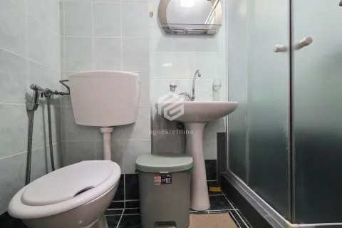 Rent, one bedroom apartment, 35m², Stari Aerodrom, Podgorica - image 12