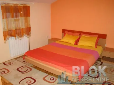 Rent, three bedroom apartment, 135m², Tološi, Podgorica - image 7