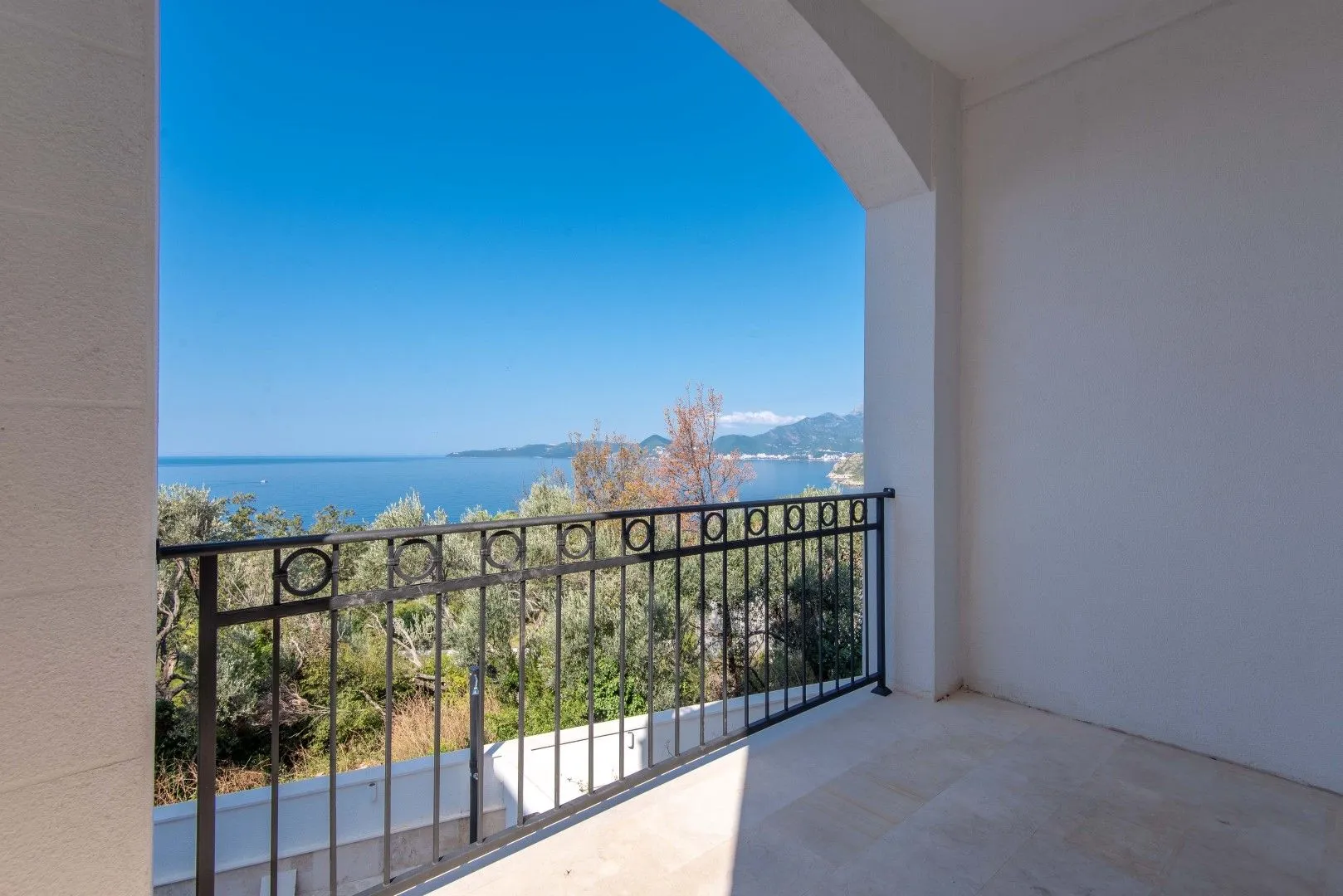 Sale, one bedroom apartment, 55m², Skočiđevojka, Budva