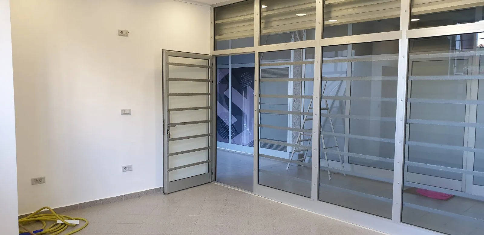 Izdavanje, poslovni prostor, 24m², Pobrežje, Podgorica