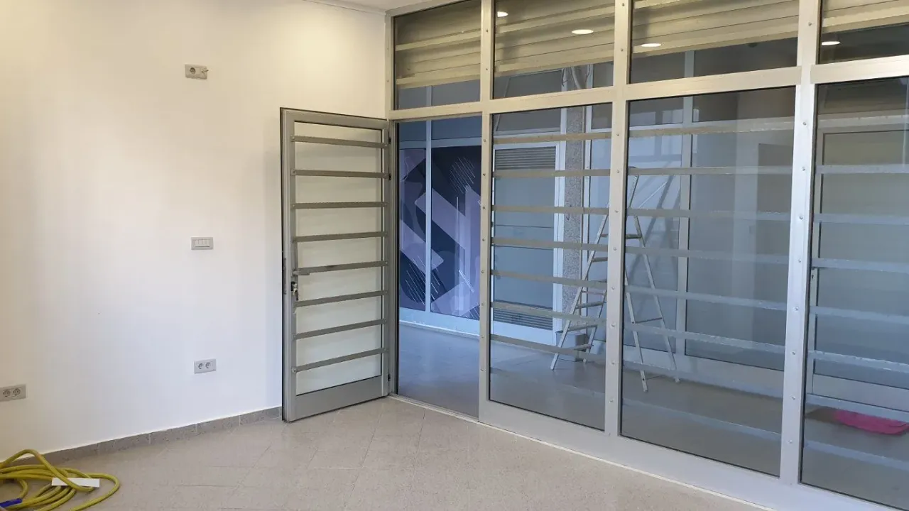 Izdavanje, poslovni prostor, 24m², Pobrežje, Podgorica