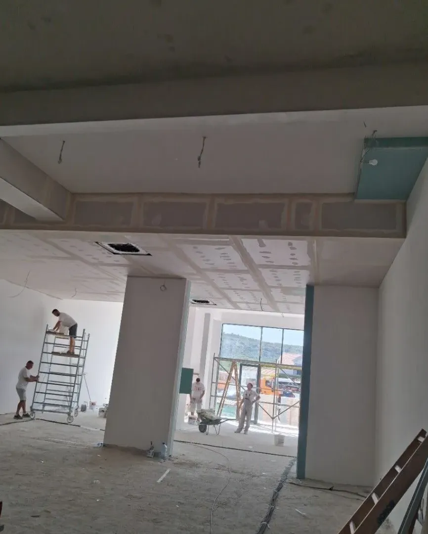 Izdavanje, poslovni prostor, 249m², Kotor, Crna Gora