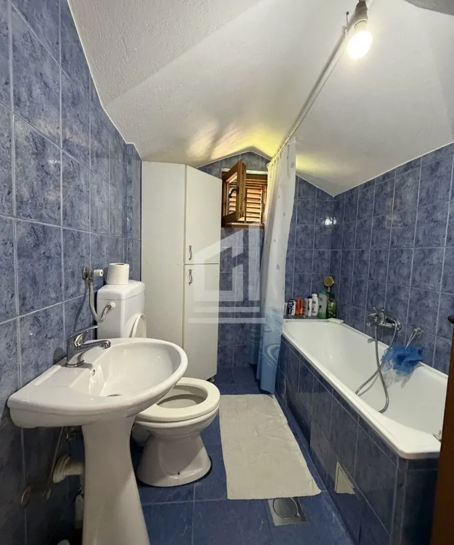 Prodaja, kuća, 187m², Zlatica, Podgorica