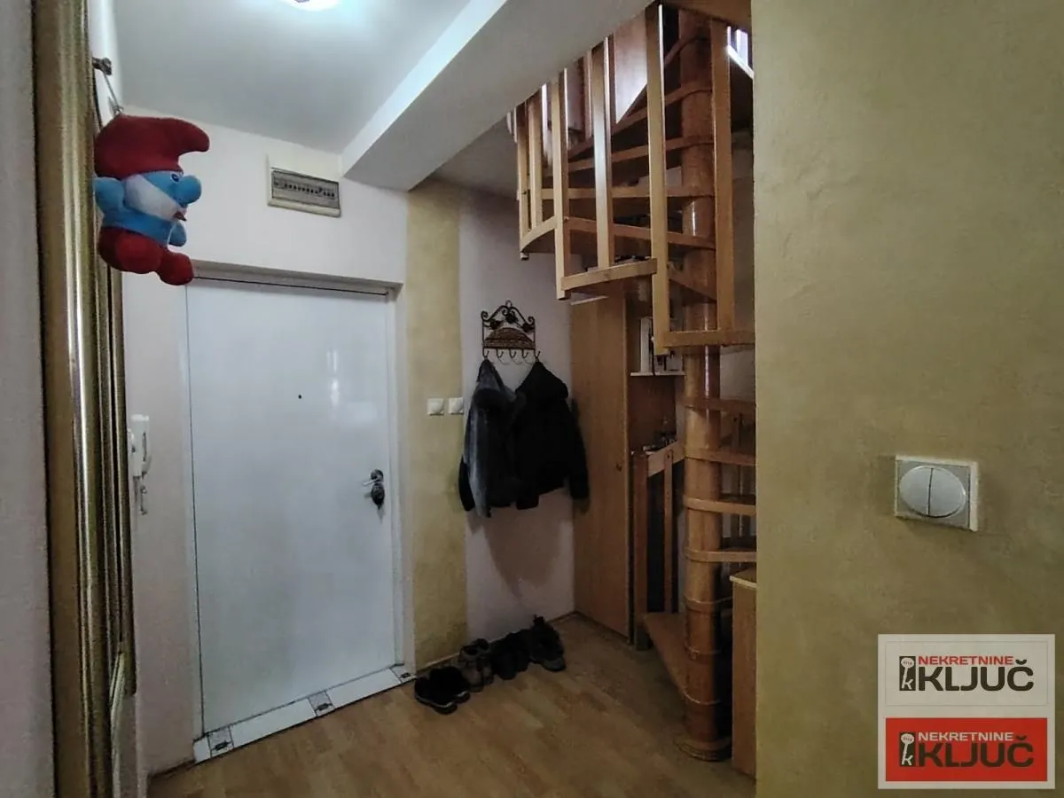 Prodaja, trosoban stan, 81m², Grbavica, Novi Sad Sve Podlokacije