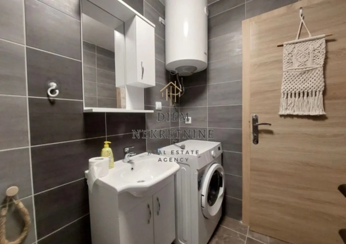 Izdavanje, jednosoban stan, 47m², Igalo, Herceg Novi