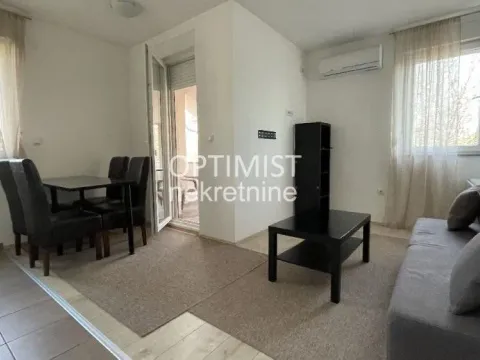 Stan in Zemun Sve Podlokacije