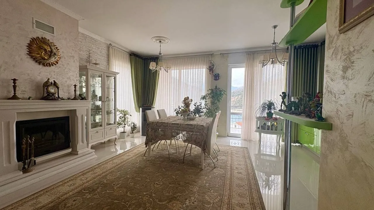 Prodaja, trosoban stan, 180m², Lepetani, Tivat
