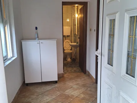 Izdavanje, kuća, 45m², Tološi, Podgorica - image 7
