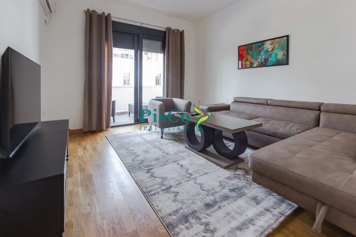 Izdavanje, jednosoban stan, 68m², Centar, Podgorica