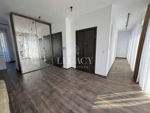 Sale, four bedroom apartment, 190m², Južni Bulevar, Vračar Sve Podlokacije - image 13