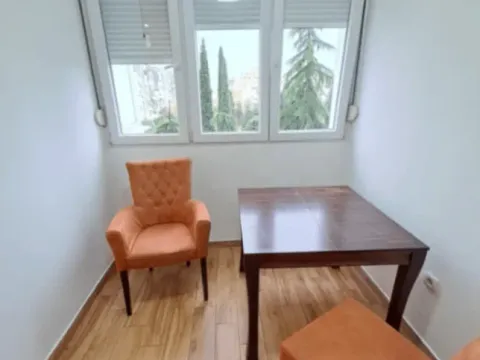 Izdavanje, jednosoban stan, 34m², Autobuska stanica, Podgorica - image 5